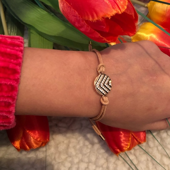 ❤️SALE❤️ Chevron Signature Glitz Slider Bracelet - Picture 2 of 5